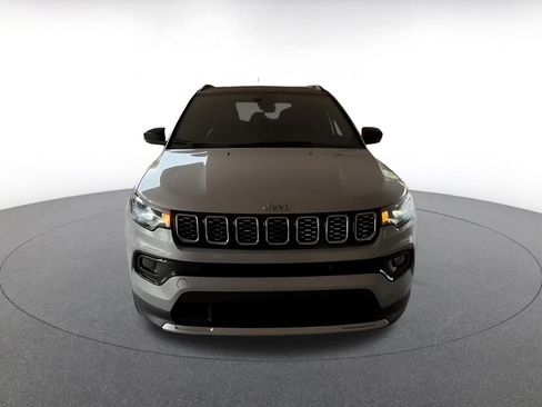 Used 2025 Jeep Compass Limited AWD/4WD image 4