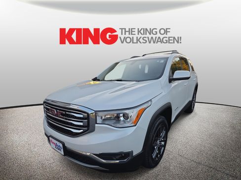 Used 2017 GMC Acadia SLT image 3