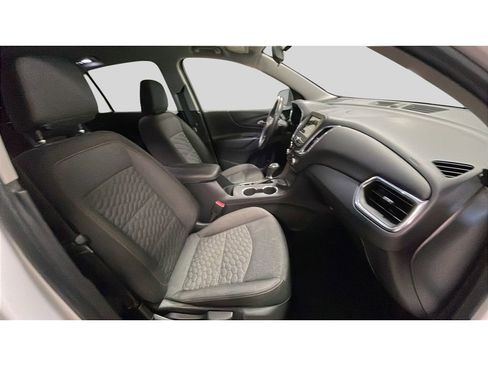 Used 2019 Chevrolet Equinox LT image 16