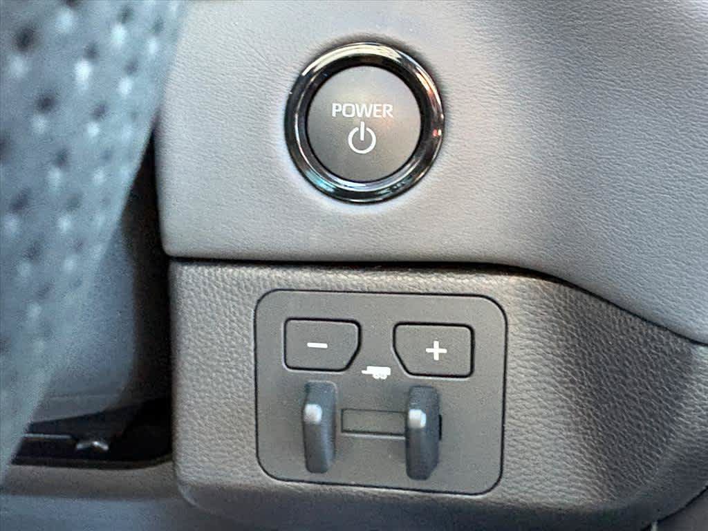 Used 2026 Toyota Sequoia Platinum AWD/4WD image 18