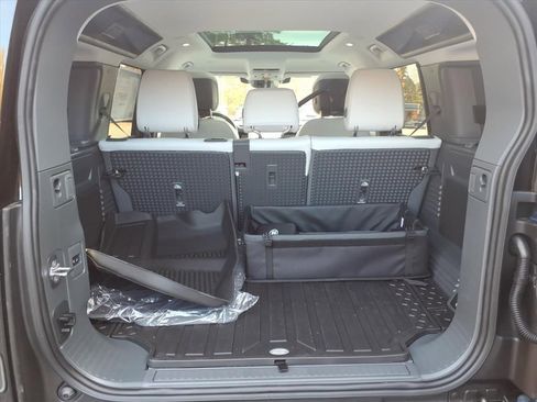 New 2026 Land Rover Defender 110 S image 10