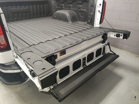 Certified 2023 GMC Sierra 1500 SLT w/ SLT Premium Plus Package AWD/4WD image 21