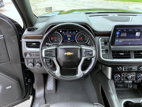 Used 2021 Chevrolet Suburban Premier w/ Premium Package AWD/4WD image 11