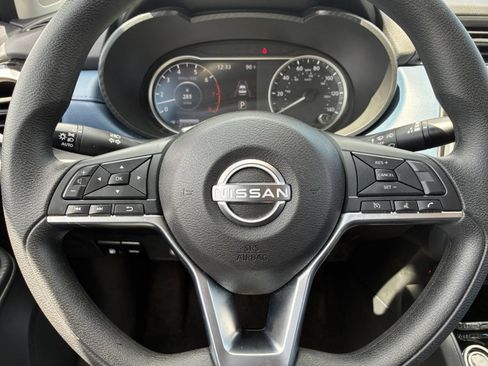 Used 2025 Nissan Versa SV FWD image 21