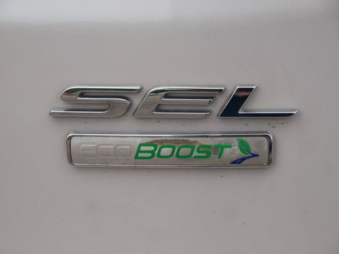 Used 2019 Ford Edge SEL w/ Equipment Group 201A FWD image 5