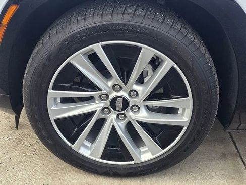 New 2026 Cadillac Vistiq Premium Luxury AWD/4WD image 9