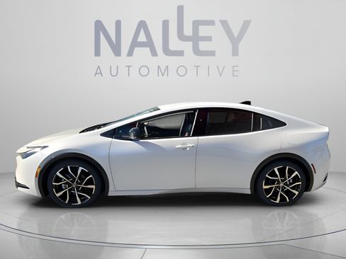 New 2026 Toyota Prius Plug-In Hybrid FWD image 2