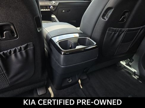 Used 2025 Kia Telluride S FWD image 17