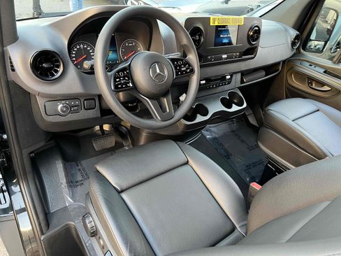 Used 2023 Mercedes-Benz Sprinter 2500 image 74