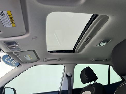 Used 2023 Hyundai Venue SEL FWD image 23
