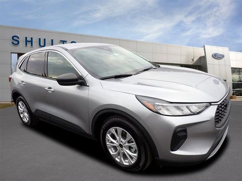 Certified 2023 Ford Escape Active w/ Cold Weather Package image 3