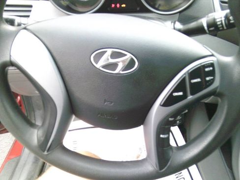 Used 2016 Hyundai Elantra SE image 11