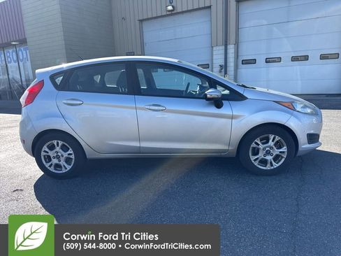 Used 2015 Ford Fiesta SE image 8