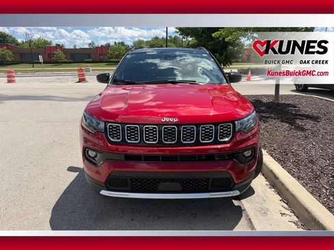 Used 2025 Jeep Compass Limited AWD/4WD image 3