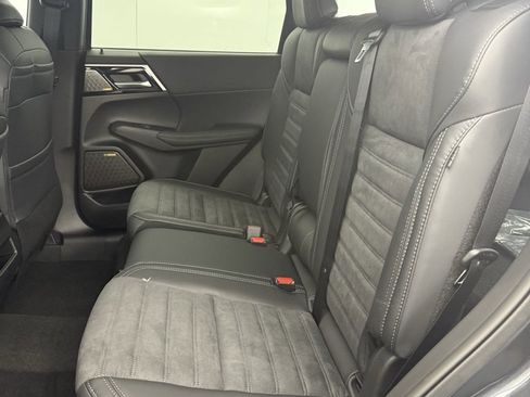 New 2025 Mitsubishi Outlander SEL image 27