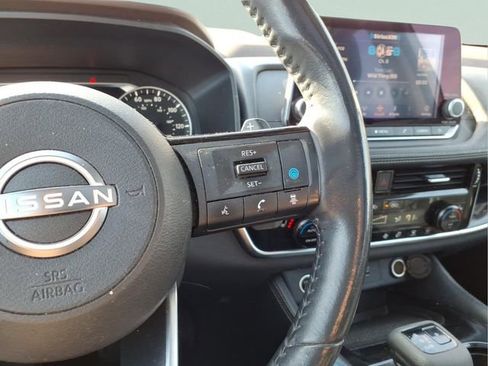 Used 2022 Nissan Rogue SL image 23