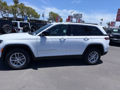 Used 2025 Jeep Grand Cherokee Laredo X RWD image 20