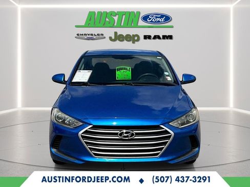 Used 2017 Hyundai Elantra SE image 6