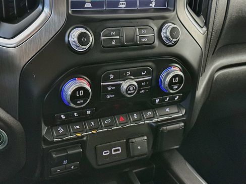 Used 2021 GMC Sierra 1500 Denali w/ Denali Premium Package AWD/4WD image 18