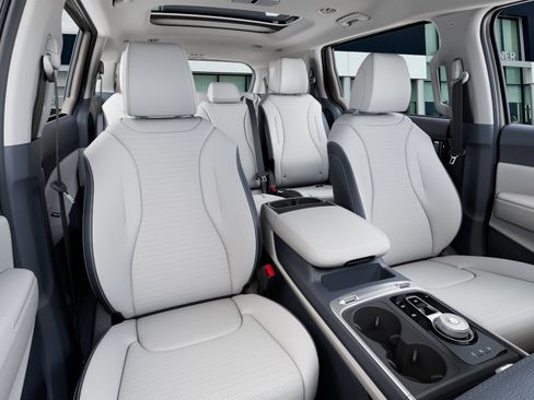 New 2026 Kia Carnival SX Prestige FWD image 16