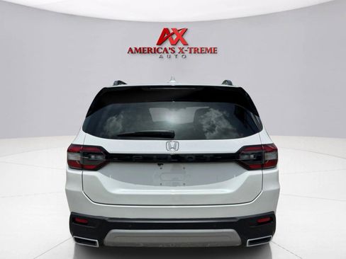 Used 2025 Honda Pilot Elite image 5