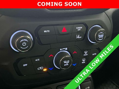 Certified 2023 Jeep Renegade Latitude AWD/4WD image 22