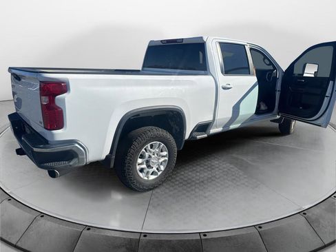 Used 2020 Chevrolet Silverado 2500 LT w/ Z71 Off-Road Package image 8