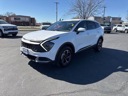 Used 2025 Kia Sportage LX AWD/4WD image 3