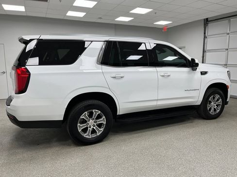 Used 2024 GMC Yukon SLE AWD/4WD image 11