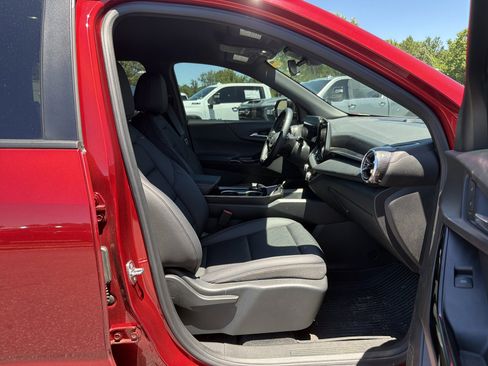 Used 2026 Chevrolet Equinox LT w/ Convenience Package II FWD image 31