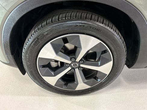 Certified 2024 Volvo XC40 B5 Plus w/ Protection Package Premier image 8