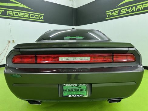 Used 2014 Dodge Challenger R/T w/ Electronics Convenience Group RWD image 8
