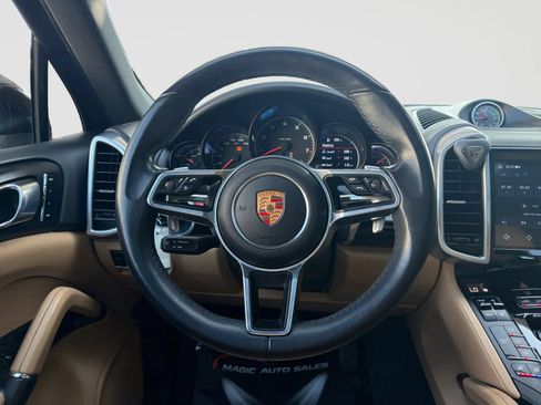 Used 2016 Porsche Cayenne AWD/4WD image 28