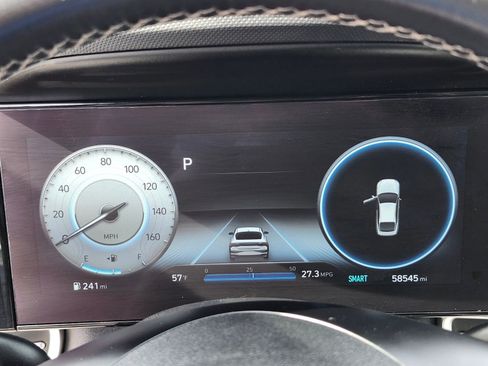 Used 2022 Hyundai Elantra Limited image 30