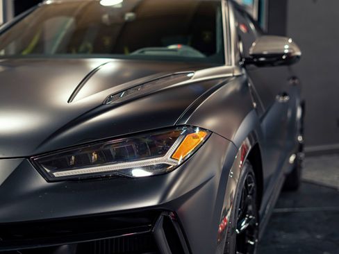 Used 2023 Lamborghini Urus Performante AWD/4WD image 45
