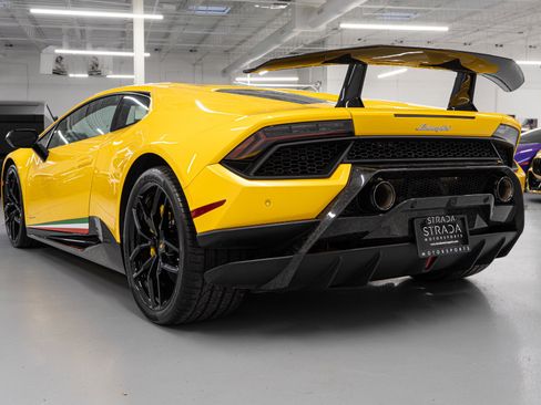 Used 2019 Lamborghini Huracan Performante image 8