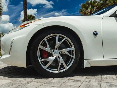 Used 2013 Nissan 370Z Touring w/ Sport Pkg RWD image 7