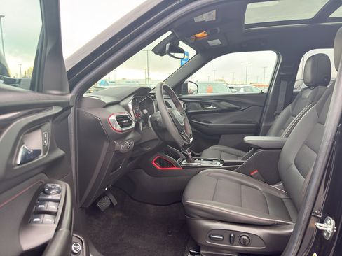 Used 2022 Chevrolet TrailBlazer RS w/ Sun and Liftgate Package image 12