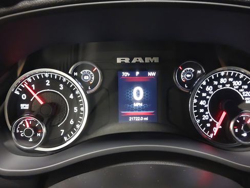 Used 2024 RAM 2500 Big Horn w/ Sport Appearance Package image 18