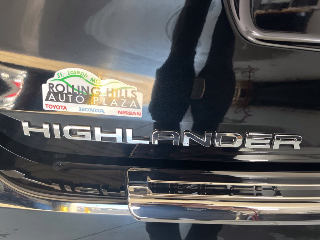 Used 2026 Toyota Highlander Platinum AWD/4WD image 44