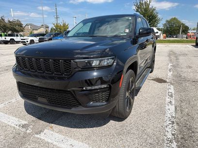Used 2023 Jeep Grand Cherokee Limited w/ Black Appearance Package
