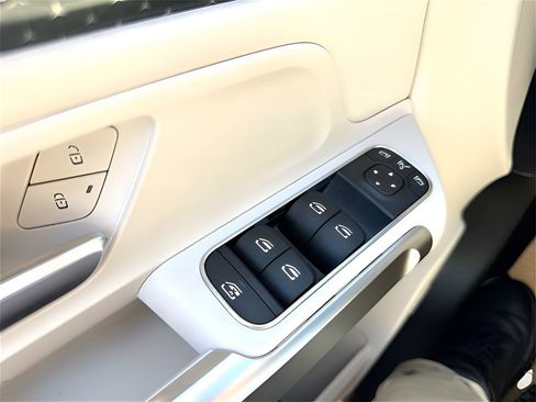 New 2026 Mercedes-Benz GLB 250 4MATIC image 13