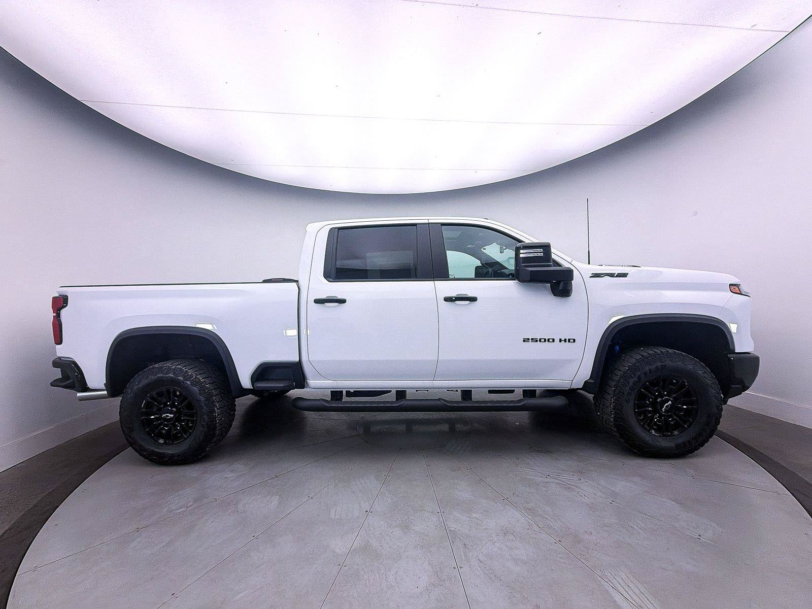 Used 2025 Chevrolet Silverado 2500 ZR2 w/ Technology Package AWD/4WD image 48