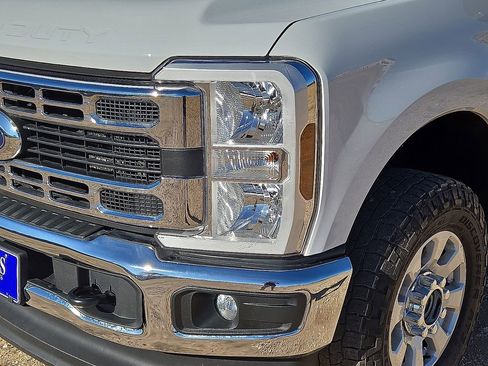 Used 2024 Ford F250 XLT w/ FX4 Off-Road Package image 9