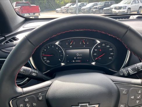 Used 2024 Chevrolet Equinox RS FWD image 25