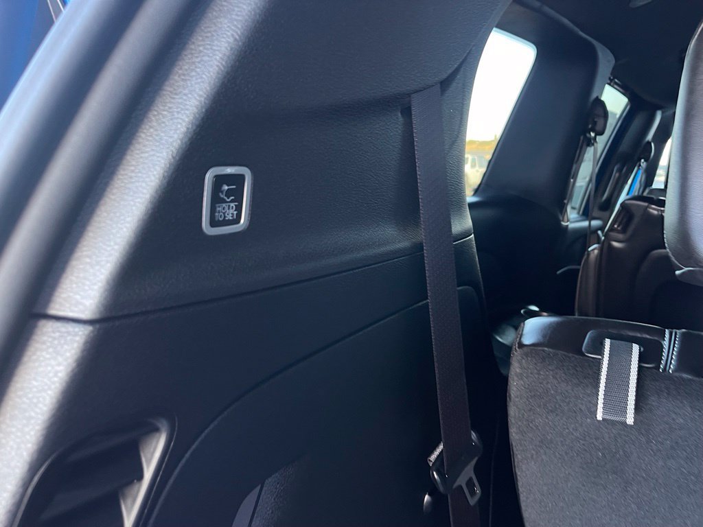 New 2027 Chrysler Pacifica Select FWD image 17