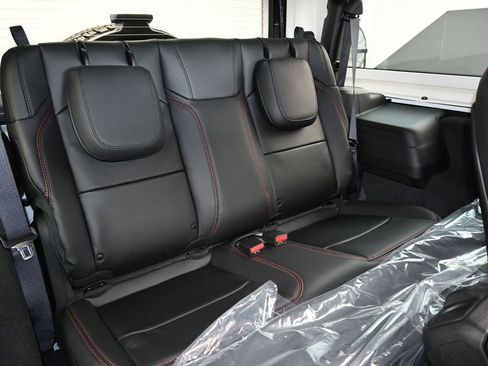 New 2025 Jeep Wrangler Rubicon w/ Xtreme 35 Tire Package image 35