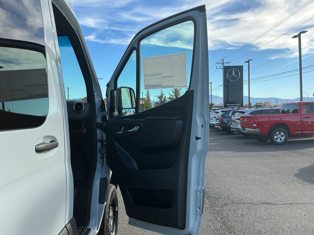New 2026 Mercedes-Benz Sprinter 2500 image 18