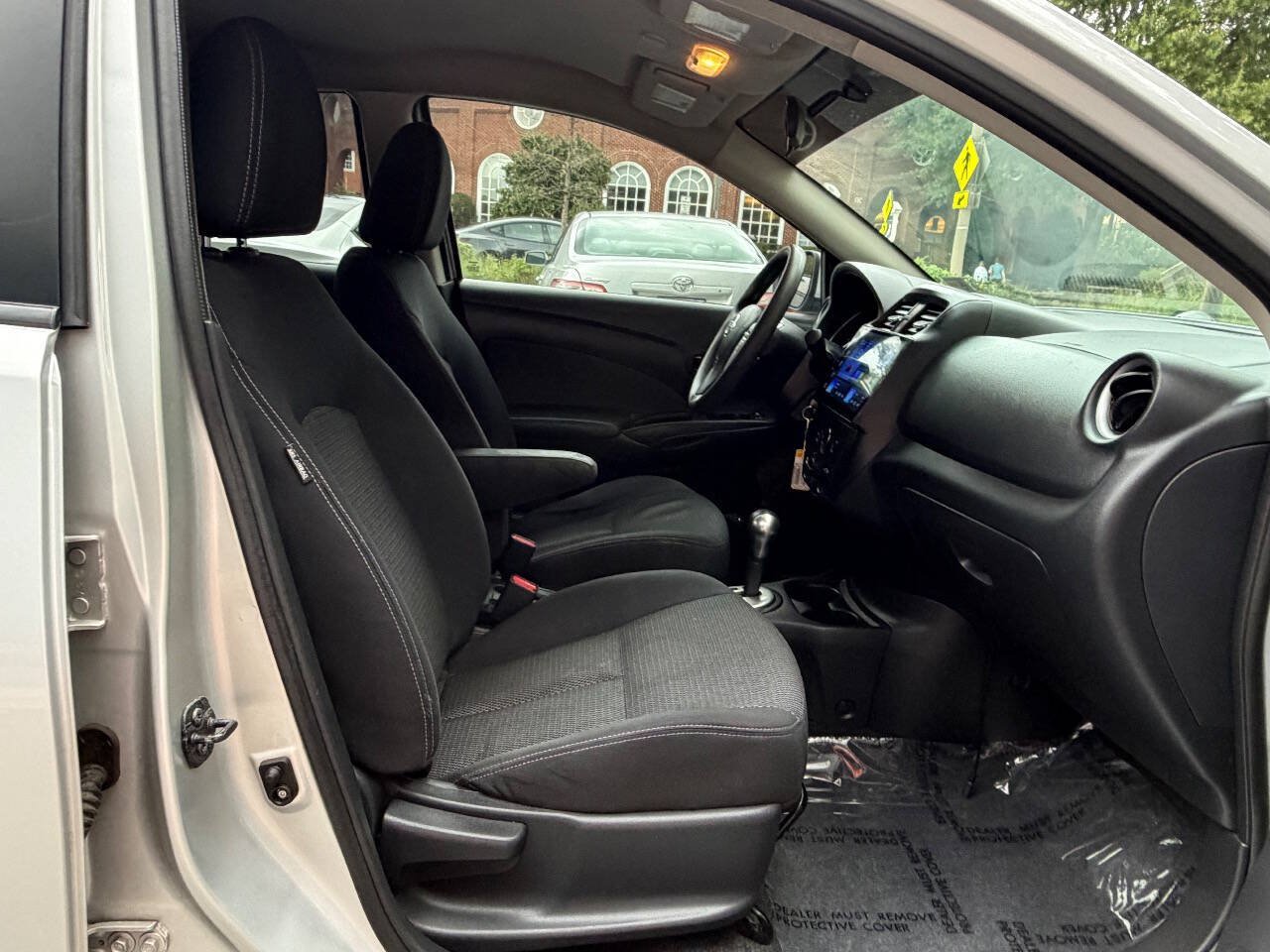 Used 2016 Nissan Versa SV FWD image 19