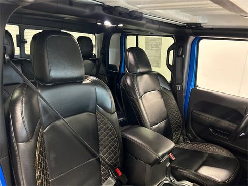 Used 2022 Jeep Gladiator Overland image 32